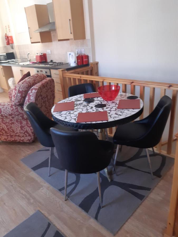 Saracens Head Old Function Apartment